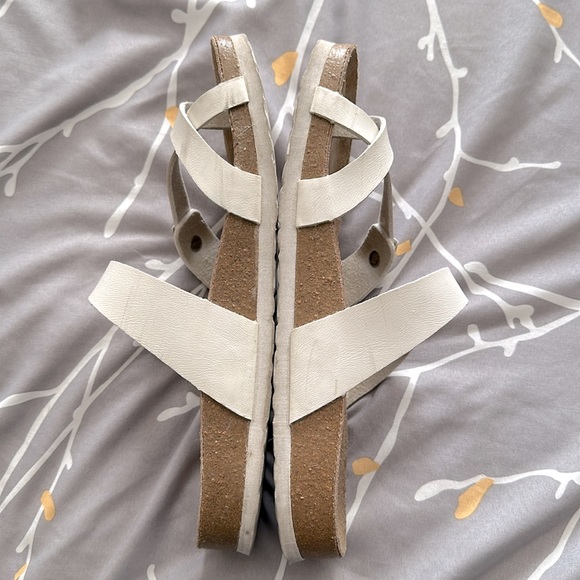 Cushionaire Luna Cork Footbed Sandals - Women’s 10 - Picture 3 of 5